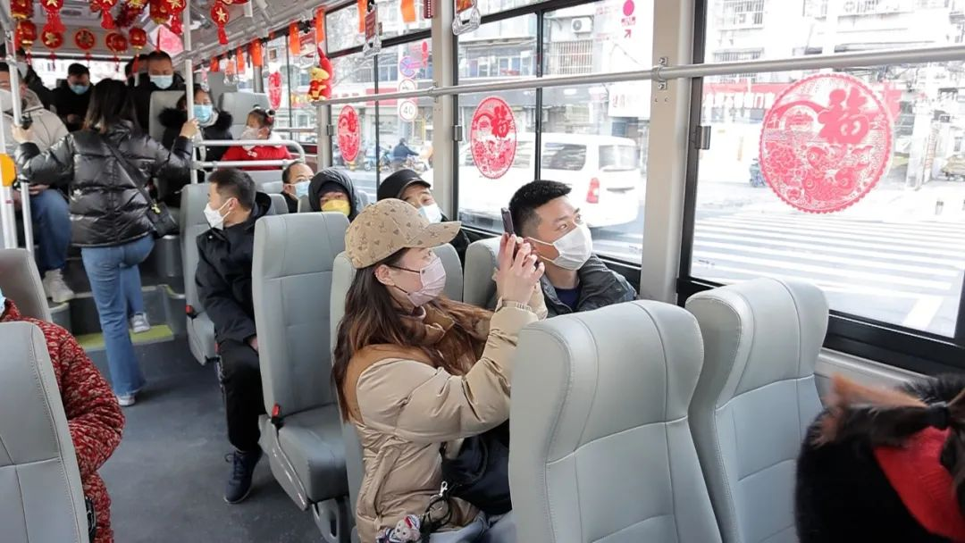 “年味車廂”溫馨上線 徐州公交集團提檔升級服務市民